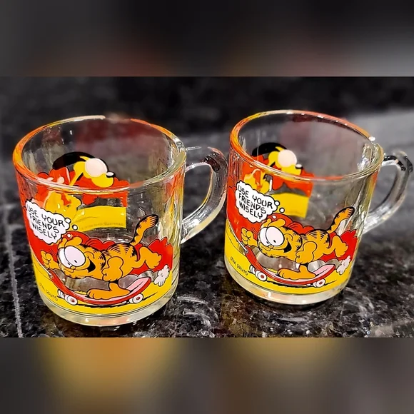 Vintage 1978 Garfield & Odie Collectors Glass Mugs - Set of 2 - Picture 3 of 14